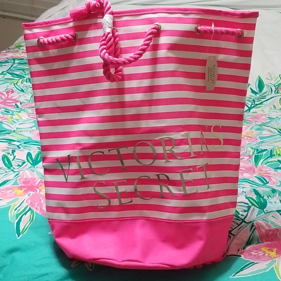Victoria's Secret Barrel Bag - Picture 1 of 8
